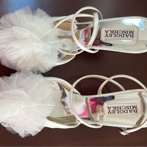 Badgley Mischka Kids Cream Dress Shoes with Floral Detail